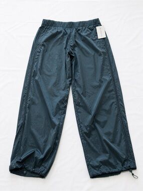 Athleta Women Navy Windbreaker Pants